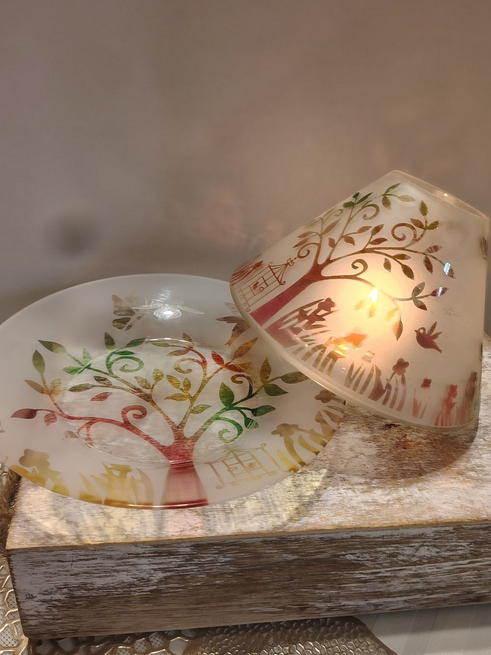 Yankee Candle Frosted Glass Tree Plate and Shade Set - Green, Red, Yellow